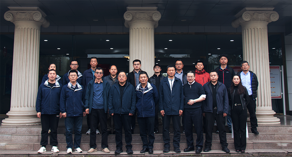 國鐵集團專家組蒞臨維博公司考察調(diào)研